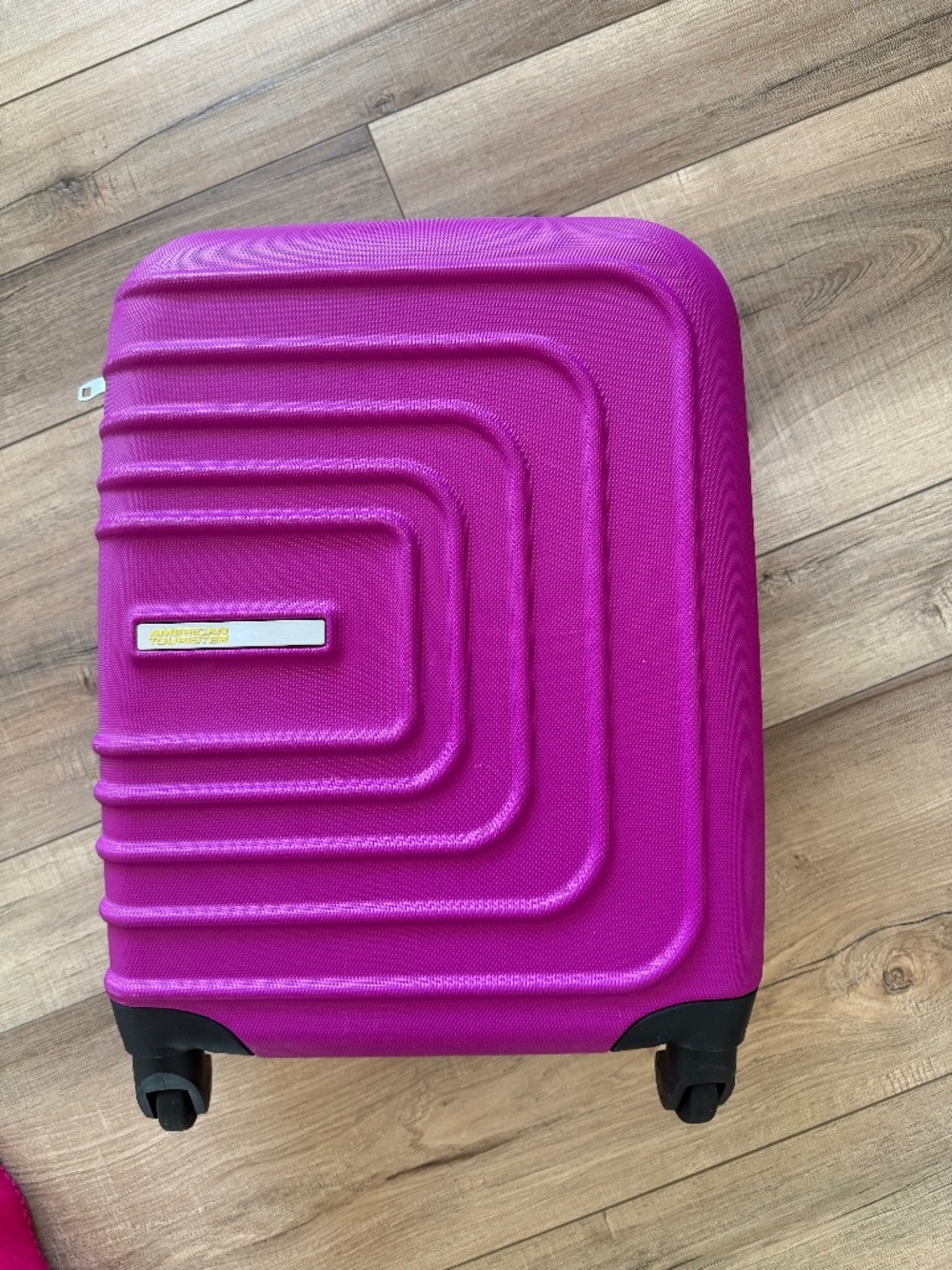 American Tourister Sunset Cruise hardside spinner carry-on, in Pink Berry